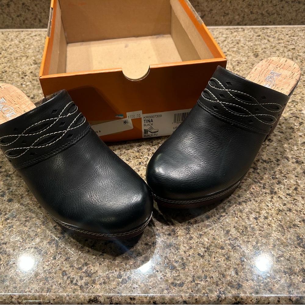 Kork Black Leather Clogs